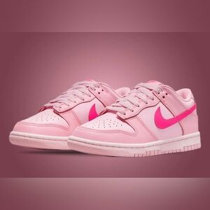 Nike Dunk Low Triple Pink